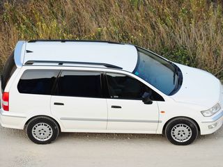 Mitsubishi Space Wagon foto 1