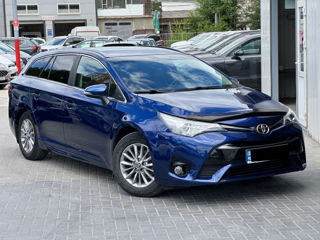 Toyota Avensis foto 4