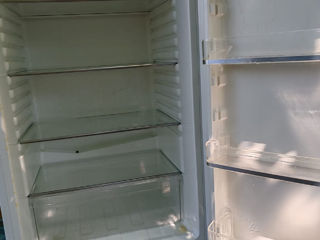 Продаю три холодильника дальше текст foto 2