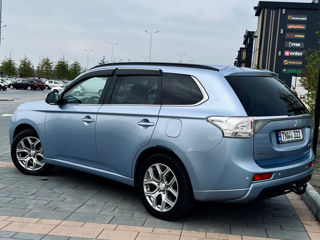 Mitsubishi Outlander foto 2