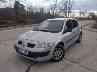 Renault Megane foto 2