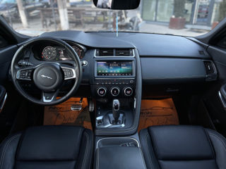 Jaguar E-Pace foto 10