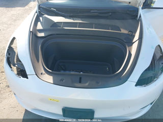 Tesla Model Y foto 10