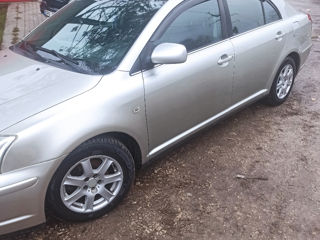 Toyota Avensis foto 7