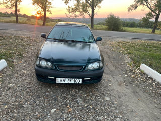 Toyota Avensis foto 2