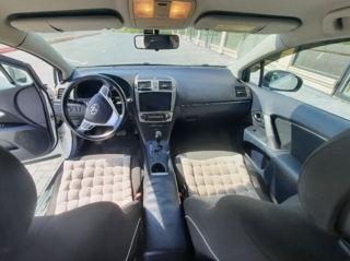 Toyota Avensis foto 5