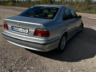 BMW 5 Series foto 8