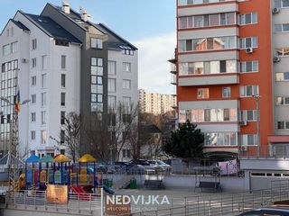 2 dormitoare și living, 100 м2 + parcare! str. Natalia Gheorghiu foto 16