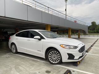 Ford Fusion foto 2