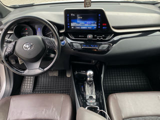 Toyota C-HR foto 8