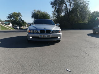 BMW 5 Series foto 10