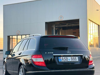 Mercedes C-Class foto 4