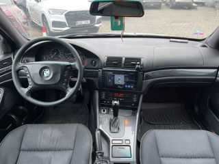 BMW 5 Series foto 7