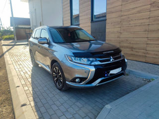 Mitsubishi Outlander foto 2