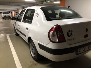 Renault Clio Symbol foto 2
