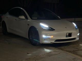 Tesla Model 3 foto 6