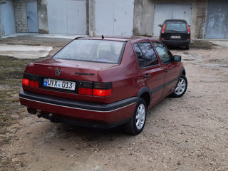 Volkswagen Vento foto 4