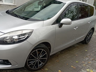 Renault Grand Scenic foto 2