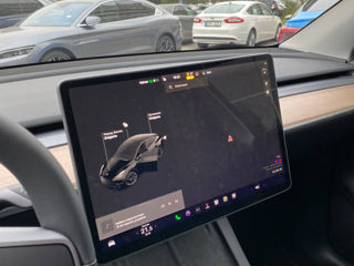 Tesla Model Y foto 6