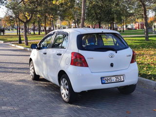 Toyota Yaris foto 3