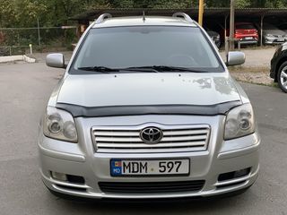 Toyota Avensis foto 5