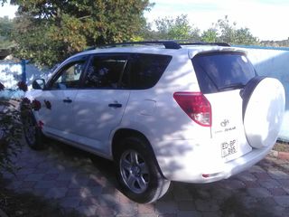 Toyota Rav 4 foto 1