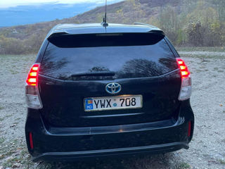 Toyota Prius + foto 8