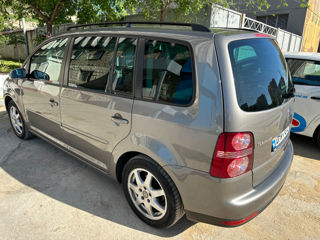 Volkswagen Touran foto 5