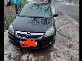 Opel Zafira foto 1