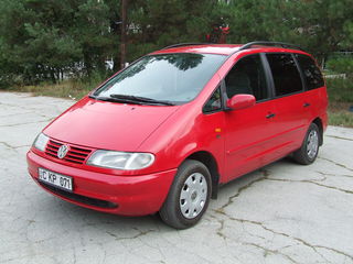 Volkswagen Sharan foto 1