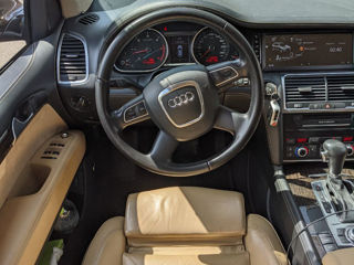 Audi Q7 foto 8