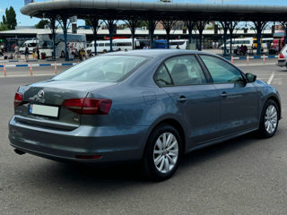 Volkswagen Jetta foto 7