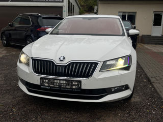 Skoda Superb foto 2