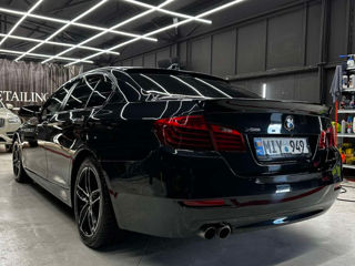 BMW 5 Series foto 4