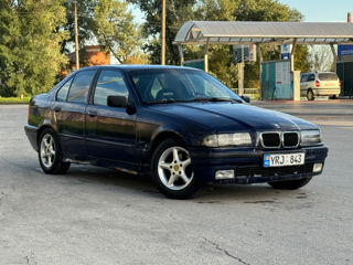 BMW 3 Series foto 2