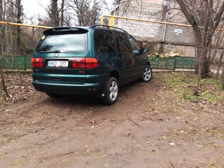 Volkswagen Sharan foto 2