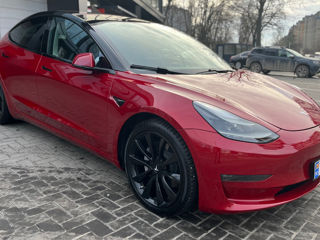 Tesla Model 3 foto 4