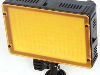 Светодиодный накамерный осветитель Triopo TTV-160 LED. foto 4