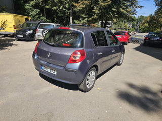 Renault Clio foto 2