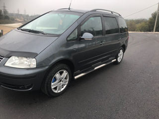 Volkswagen Sharan foto 2