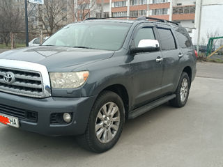 Toyota Sequoia