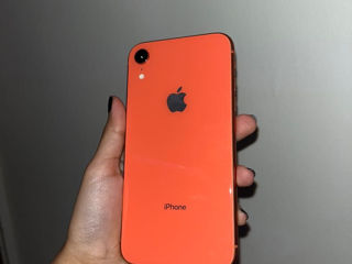 Vând iPhone XR