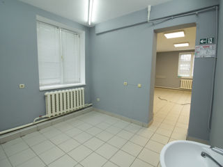 Chirie - spatiu comercial - str. Kiev - intrare separata - este apa foto 3