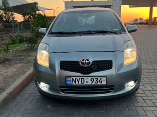 Toyota Yaris foto 1