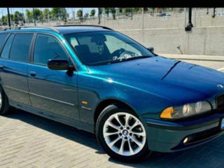 BMW 5 Series foto 3