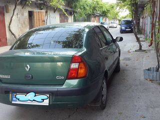 Renault Clio Symbol foto 9
