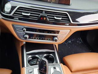 BMW 7 Series foto 4