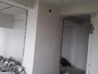 Готовим квартиры для ремонта.Демонтаж стен ,старой стяжки ,плитки