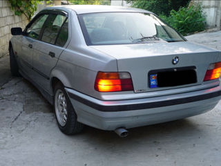 BMW 3 Series foto 3