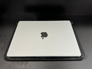 MacBook Pro M3 Pro 512 GB Silver foto 1